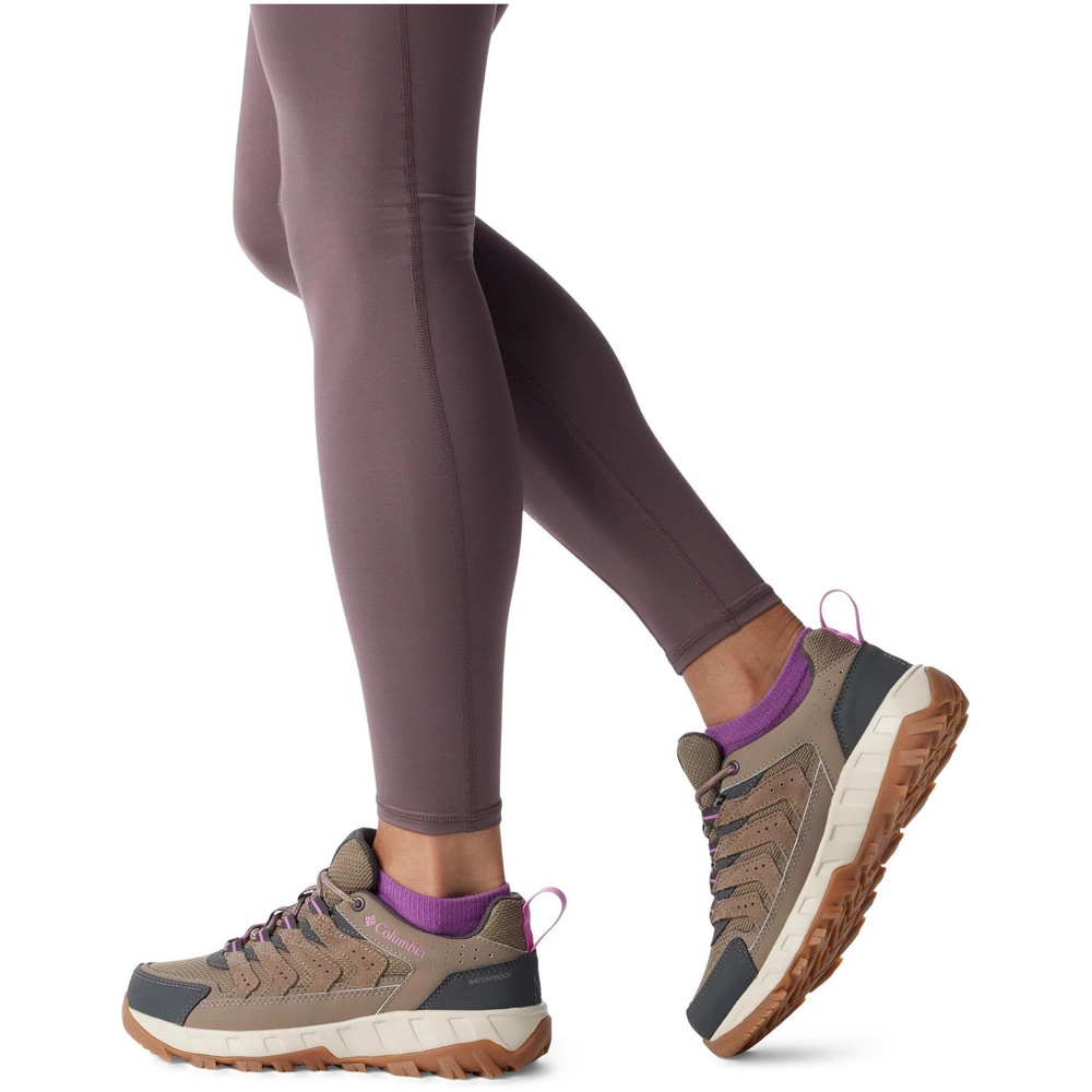 Ghete drumetie femei COLUMBIA Strata Trail Low WP, marimea 36, maro