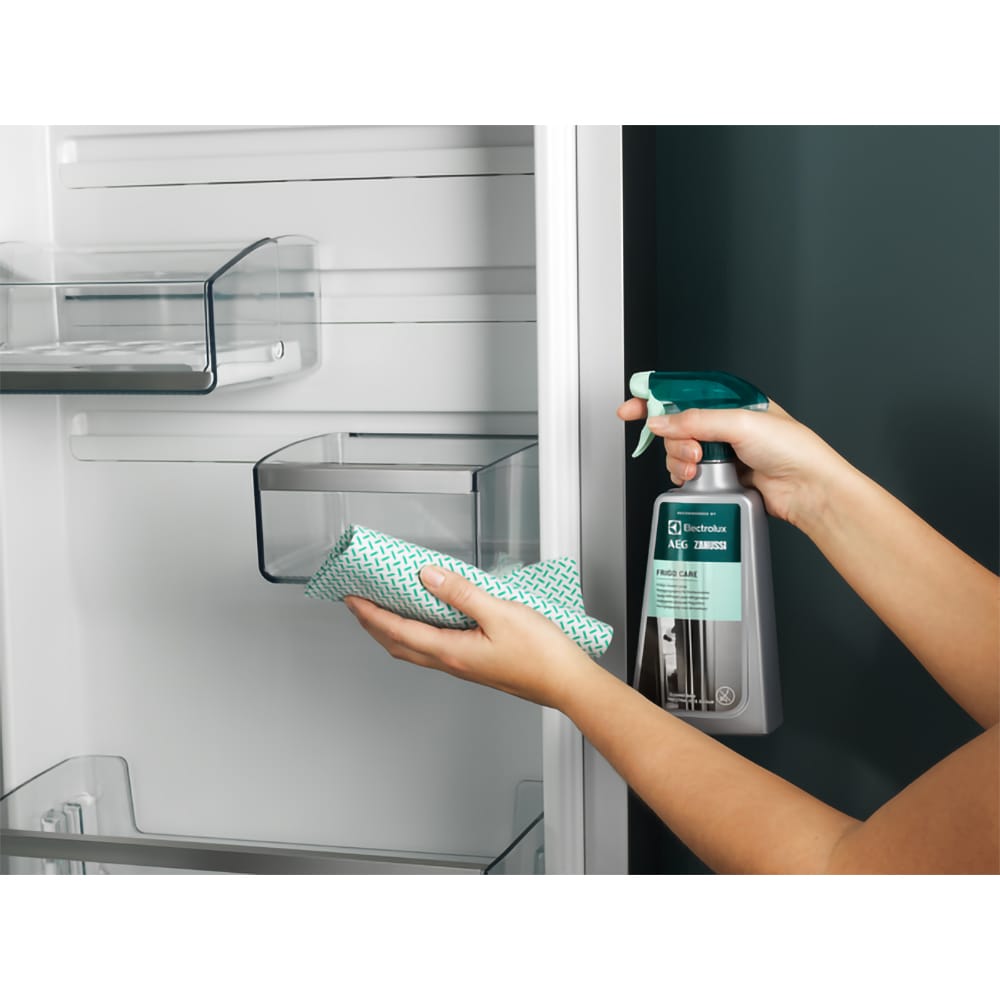 Solutie curatare frigidere ELECTROLUX M3RCS200, 500 ml
