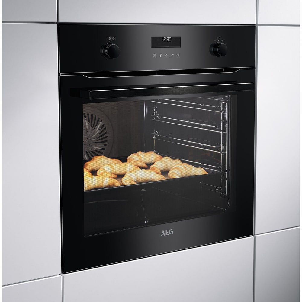 Cuptor incorporabil AEG SteamBake BCE558370B, Electric, Gatire cu abur, Autocuratare catalitica, 71 l, Clasa A+, Wi-Fi, negru