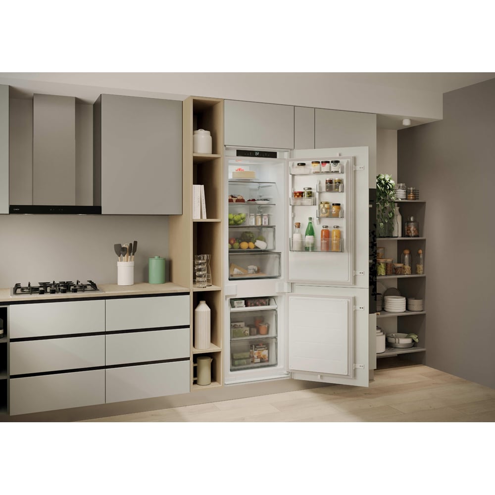 Combina frigorifica incorporabila CANDY ECNBQT3518E, Total No Frost, 251 l, H 177 cm, Clasa E, Wi-Fi