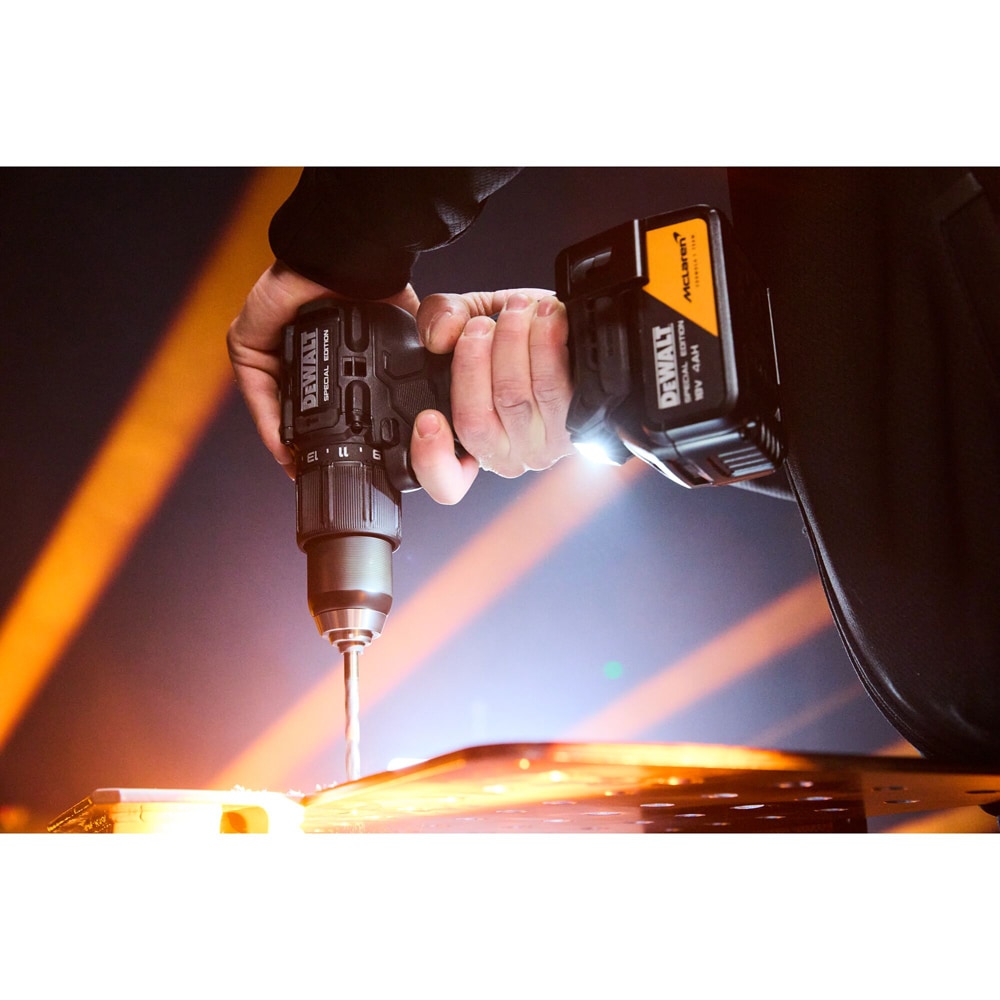 Masina de gaurit si insurubat cu percutie DEWALT x McLaren F1 Team DCD86MM1T-QW, 1x4Ah, 18V, 2000RPM, 90Nm