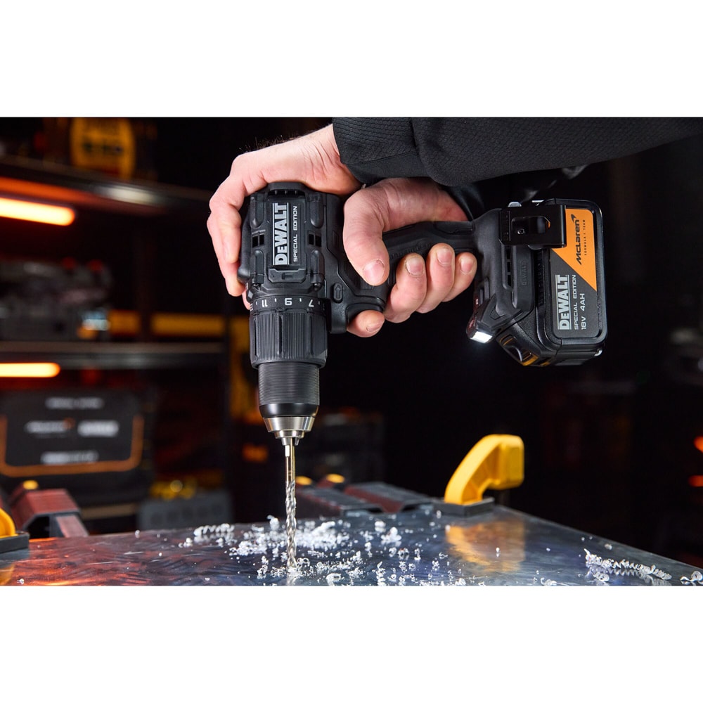 Masina de gaurit si insurubat cu percutie DEWALT x McLaren F1 Team DCD86MM1T-QW, 1x4Ah, 18V, 2000RPM, 90Nm