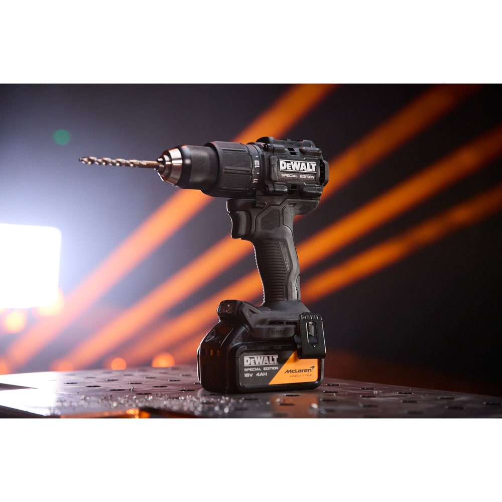 Masina de gaurit si insurubat cu percutie DEWALT x McLaren F1 Team DCD86MM1T-QW, 1x4Ah, 18V, 2000RPM, 90Nm