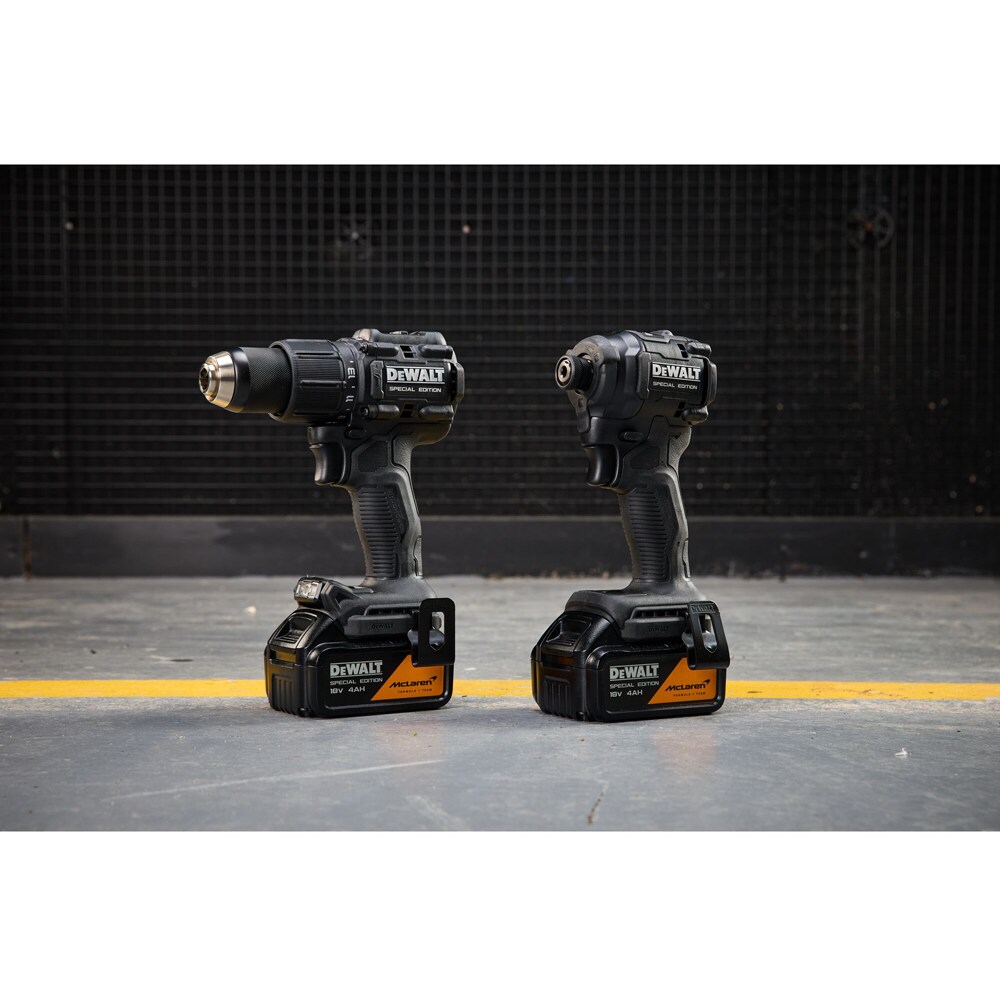 Set 2 unelte: masina de insurubat cu impact si masina de gaurit cu percutie, cu motor fara perii, DEWALT DCK2222MM2T-QW x McLaren F1 Team, 18V, 2x4Ah, 2000/3250RPM, 90/205 Nm