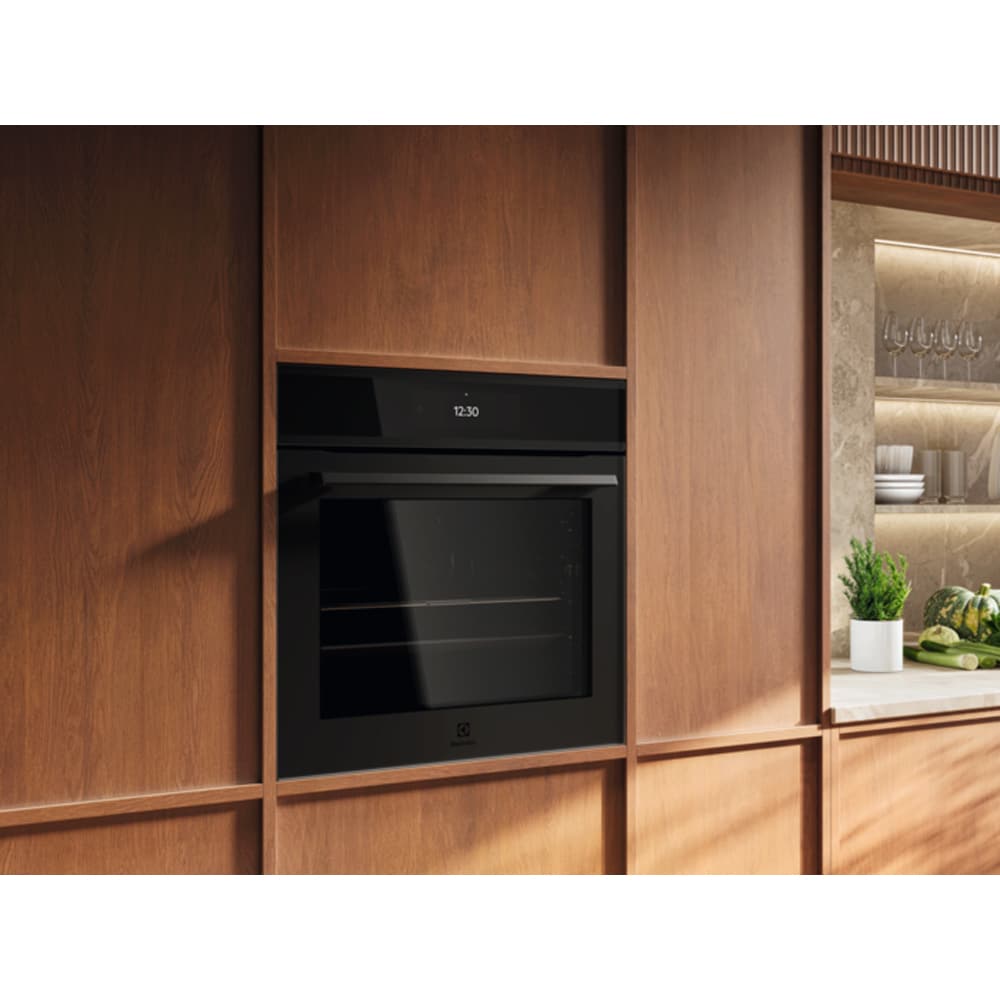 Cuptor incorporabil ELECTROLUX EOE9P3ST, Electric, Autocuratare pirolitica, 71 l, Clasa A++, Wi-Fi, negru