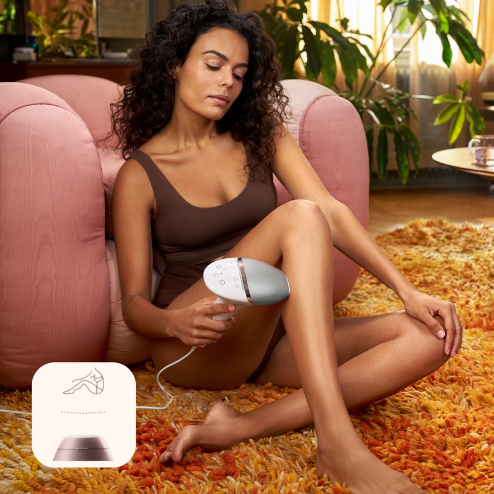 Epilator IPL PHILIPS Lumea Seria 8000 BRI940/00, 450.000 de impulsuri, 1 accesoriu, SenseIQ, retea, argintiu
