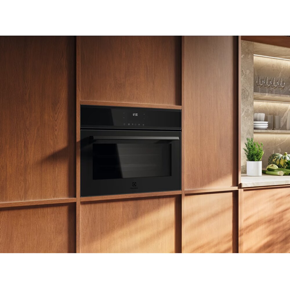 Cuptor incorporabil combi cu microunde ELECTROLUX EVL7E06GE, 44 l, negru