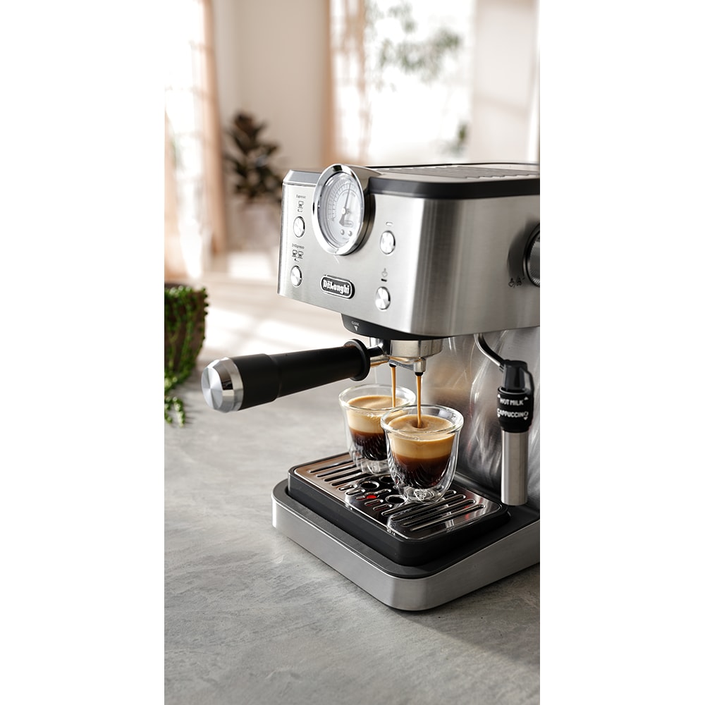 Espressor manual DELONGHI Classic EM450.M, 1.7l 1300W, 15 bar, sistem manual de spumare, argintiu