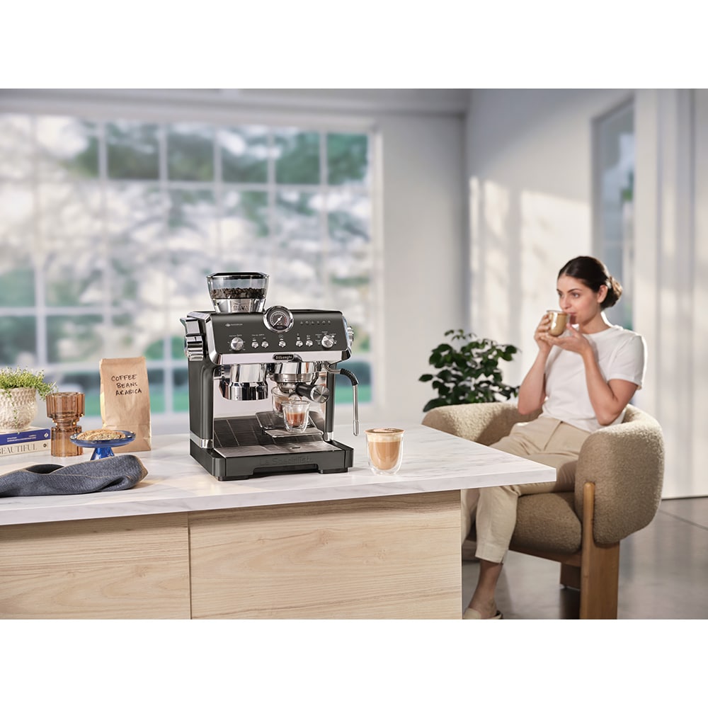Espressor manual DELONGHI La Specialista Opera EC9555.BK, 2l, 1550W, 19 bar, Tehnologia Cold Extraction, negru