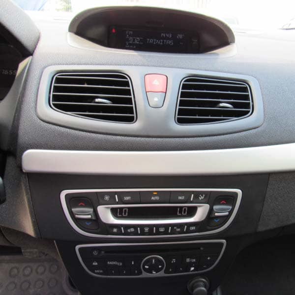 Renault Fluence Expression 1.6 16 V 110 CP