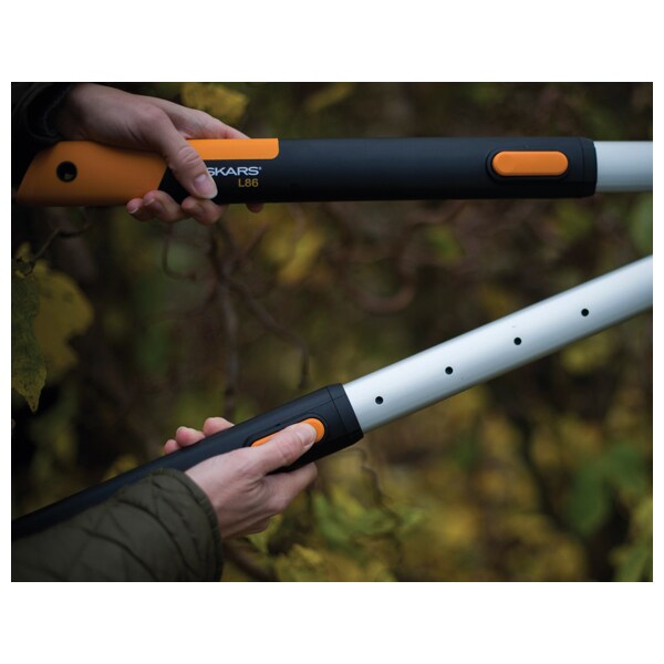 Foarfeca telescopica pentru gard viu FISKARS SmartFit HS86