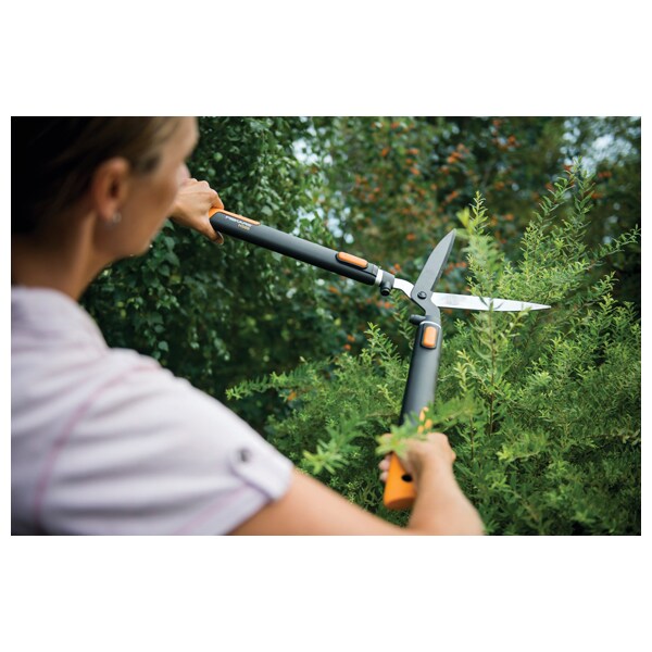 Foarfeca telescopica pentru gard viu FISKARS SmartFit HS86