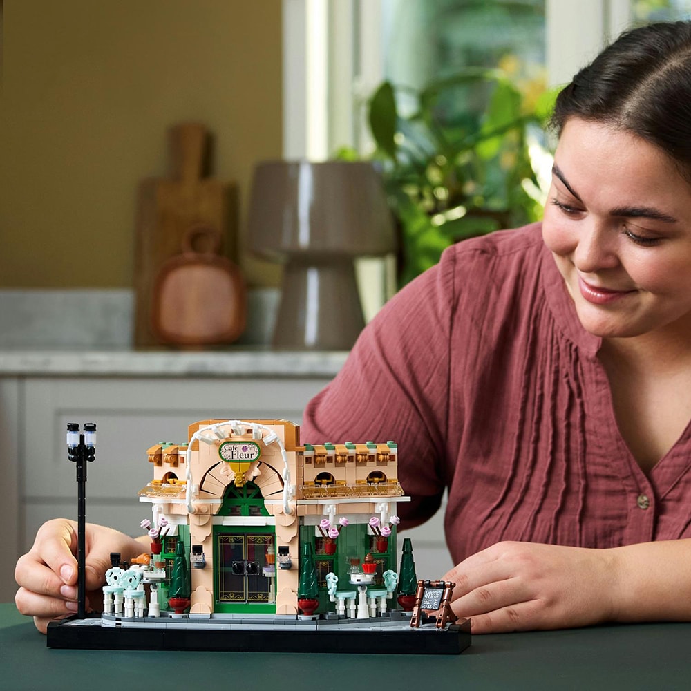 LEGO Icons: Cafenea frantuzeasca 10362, 18 ani+, 1101 piese