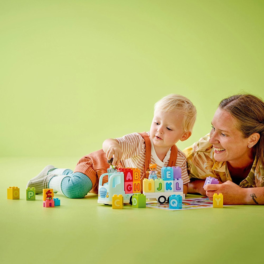 LEGO DUPLO: Camion cu alfabet 10421, 2 ani+, 36 piese