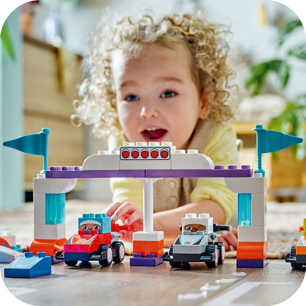 LEGO DUPLO: Echipa F1 - Masini si piloti de curse 10445, 2 ani+, 70 piese