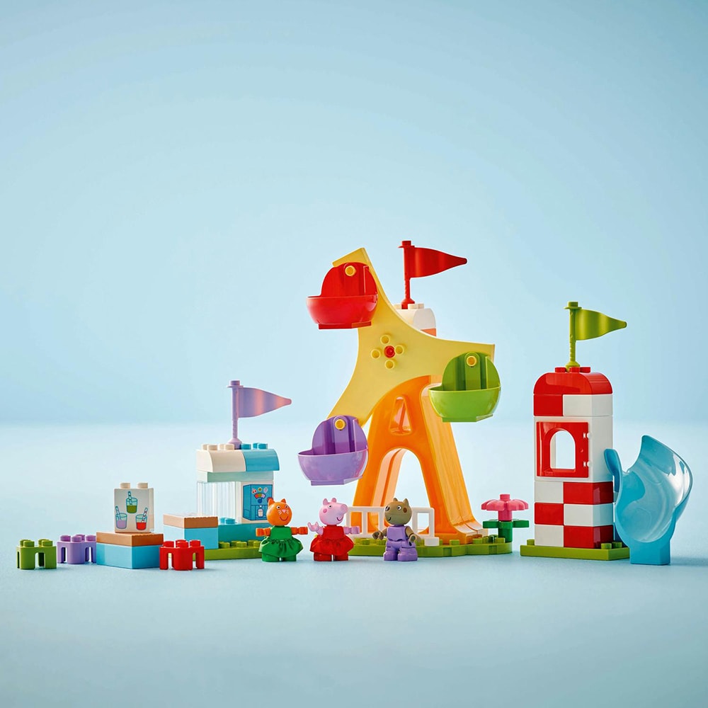 LEGO Duplo: Peppa Pig Targ de distractii 10453, 2 ani+, 53 piese