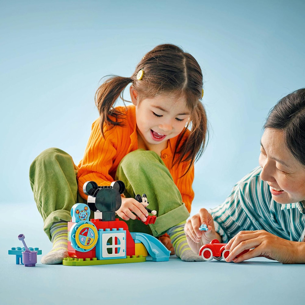 LEGO DUPLO: Disney - Clubul si masina lui Mickey Mouse 10454, 2 ani+, 27 piese