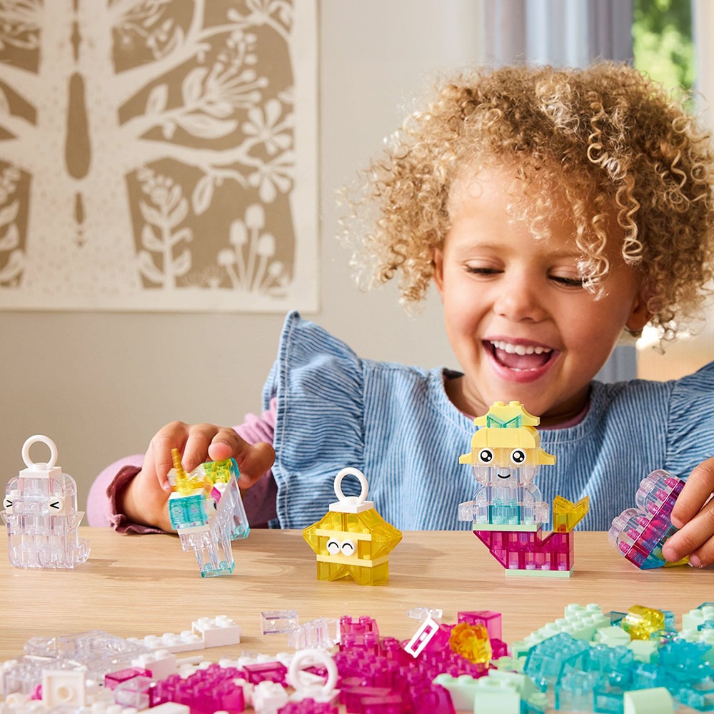 LEGO Classic: Cutie transparenta magica 11040, 5 ani+, 340 piese