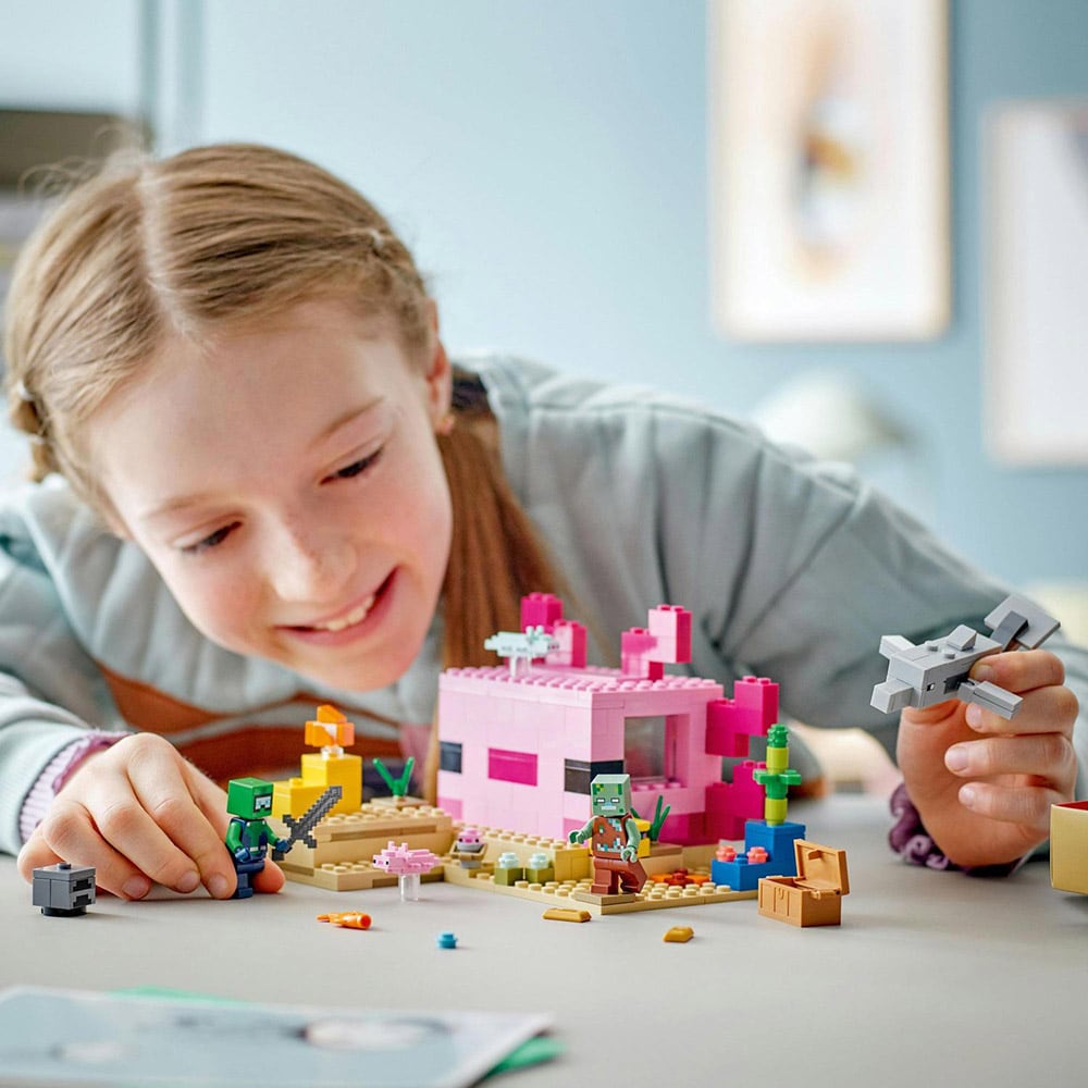LEGO Minecraft: Casa Axolotl 21247, 7 ani+, 242 piese