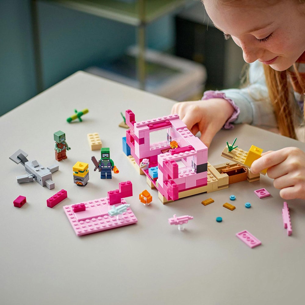 LEGO Minecraft: Casa Axolotl 21247, 7 ani+, 242 piese