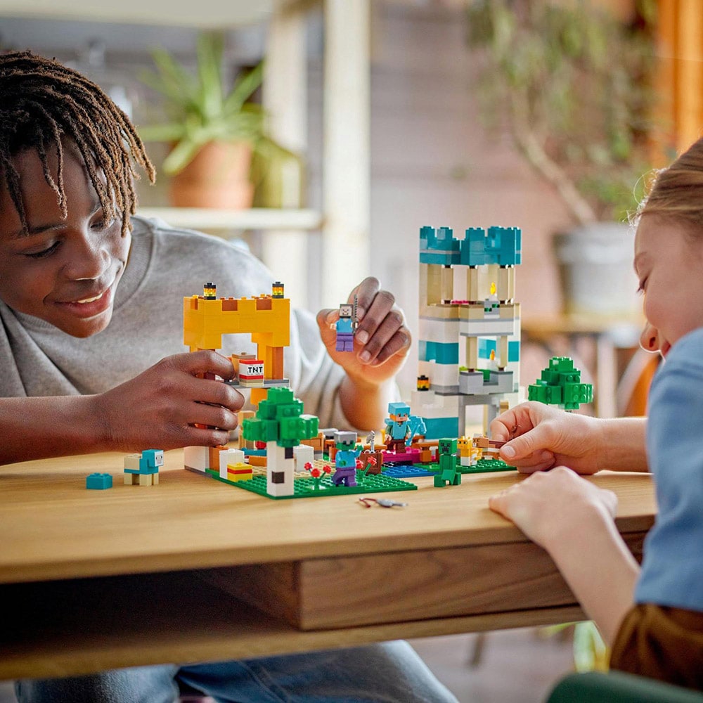 LEGO Minecraft: Cutie de lucru manual 4.0 21249, 8 ani+, 605 piese