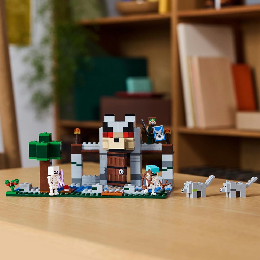 LEGO Minecraft: Fortareata lupilor 21261, 8 ani+, 312 piese
