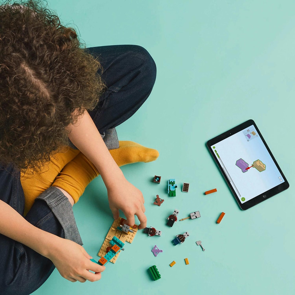 LEGO Minecraft: Patrula Illager de desert 21267, 7 ani+, 105 piese