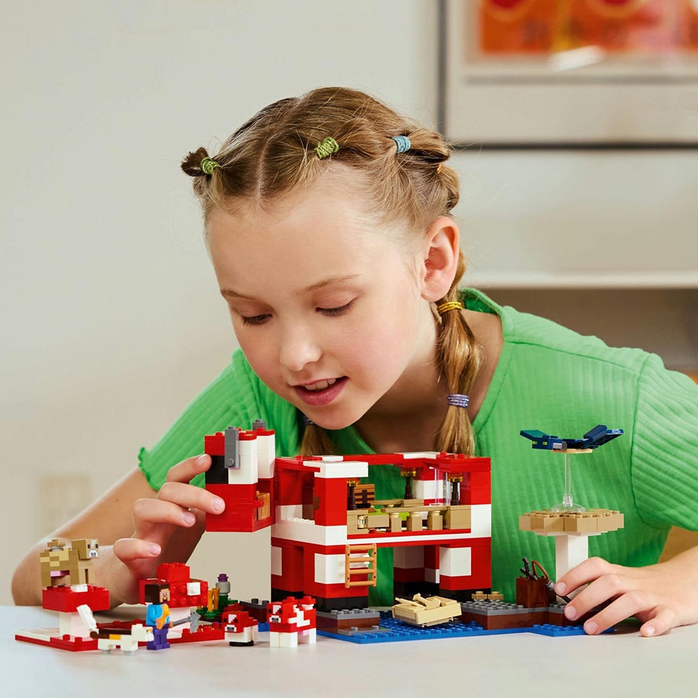 LEGO Minecraft: Casa Ciuper-vaca 21270, 8 ani+, 500 piese