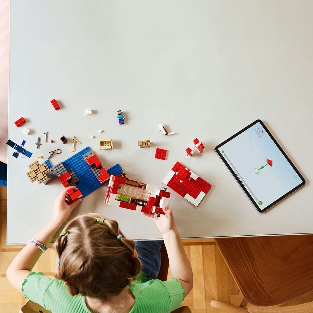LEGO Minecraft: Casa Ciuper-vaca 21270, 8 ani+, 500 piese