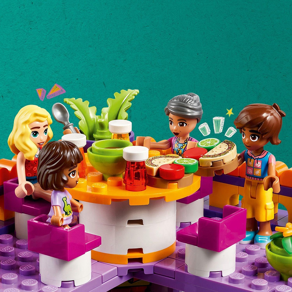 LEGO Friends: Bucataria comunitara din orasul Heartlake 41747, 8 ani+, 695 piese