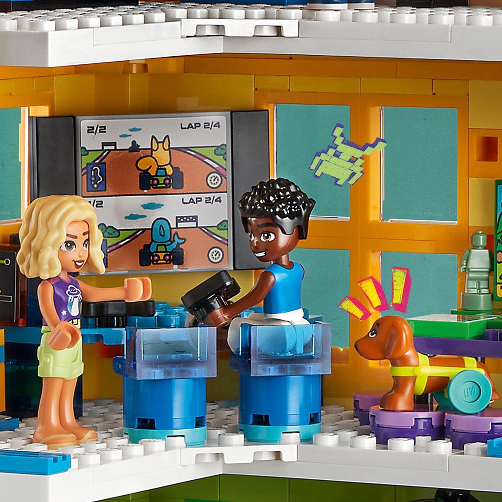 LEGO Friends: Centrul comunitar din orasul Heartlake 41748, 9 ani+, 1513 piese