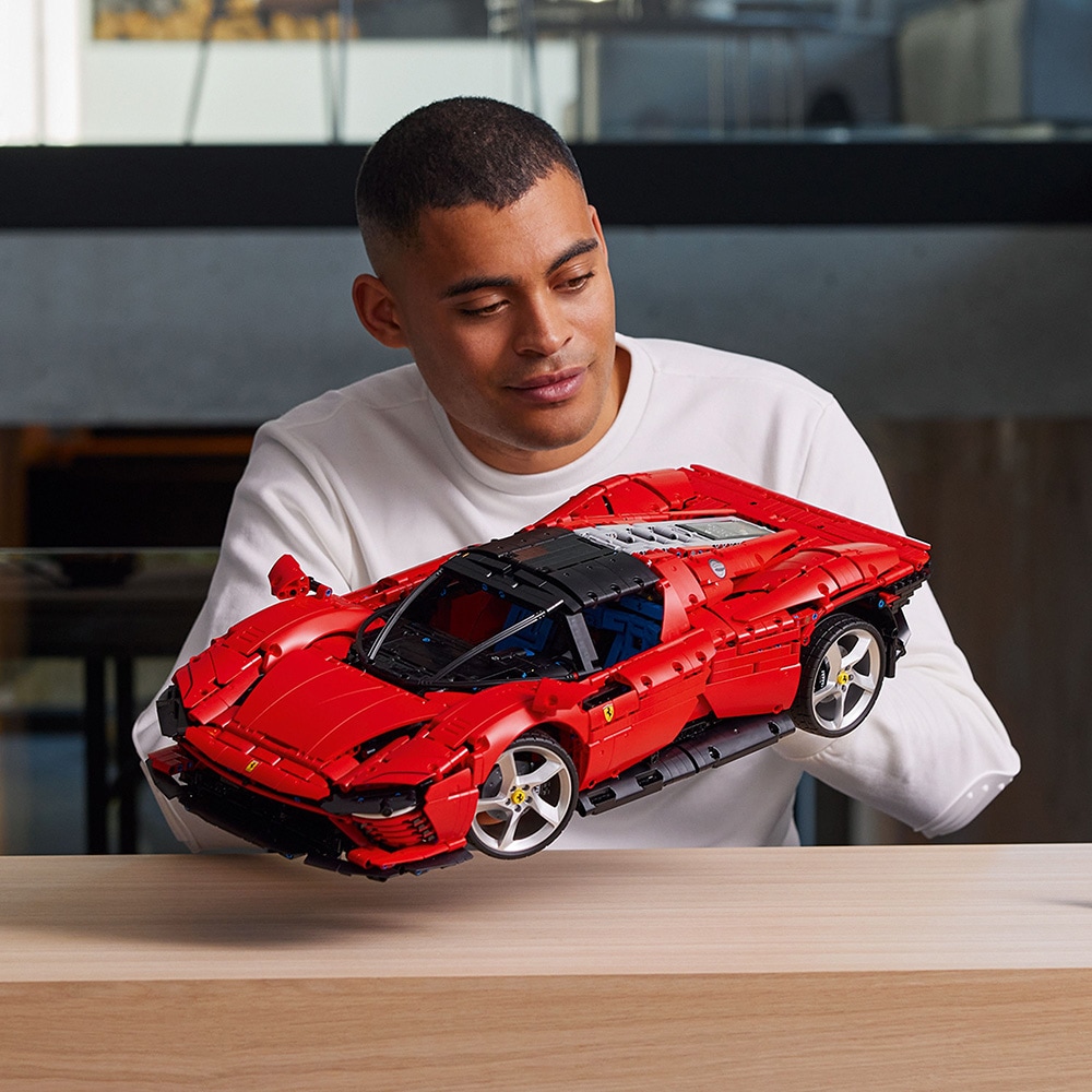 LEGO Technic: Ferrari Daytona SP3 42143, 18 ani+, 3778 piese