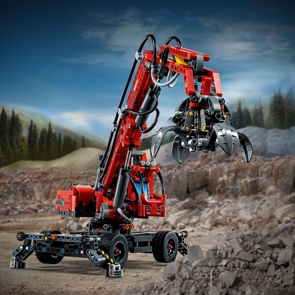 LEGO Technic: Manipulator de materiale 42144, 10 ani+, 835 piese