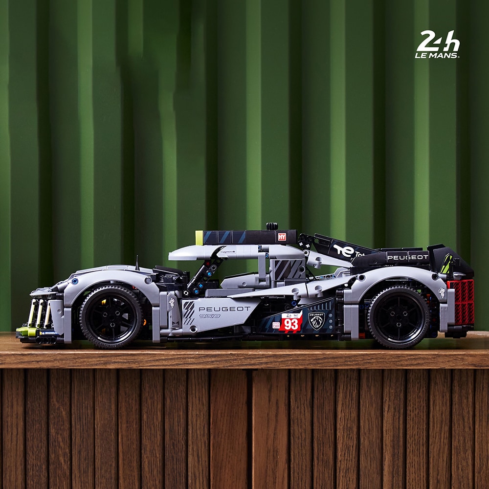 LEGO Technic: Peugeot Le Mans Hybrid Hypercar 42156, 18 ani+, 1775 piese