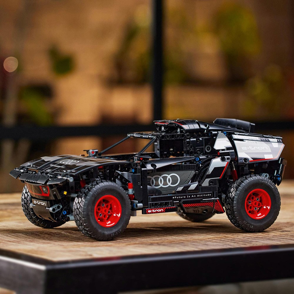 LEGO Technic: Audi RS Q e-tron 42160, 10 ani+, 914 piese