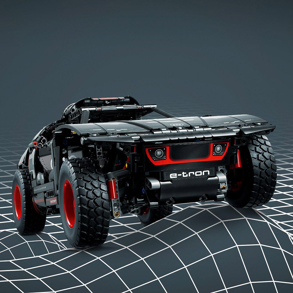LEGO Technic: Audi RS Q e-tron 42160, 10 ani+, 914 piese