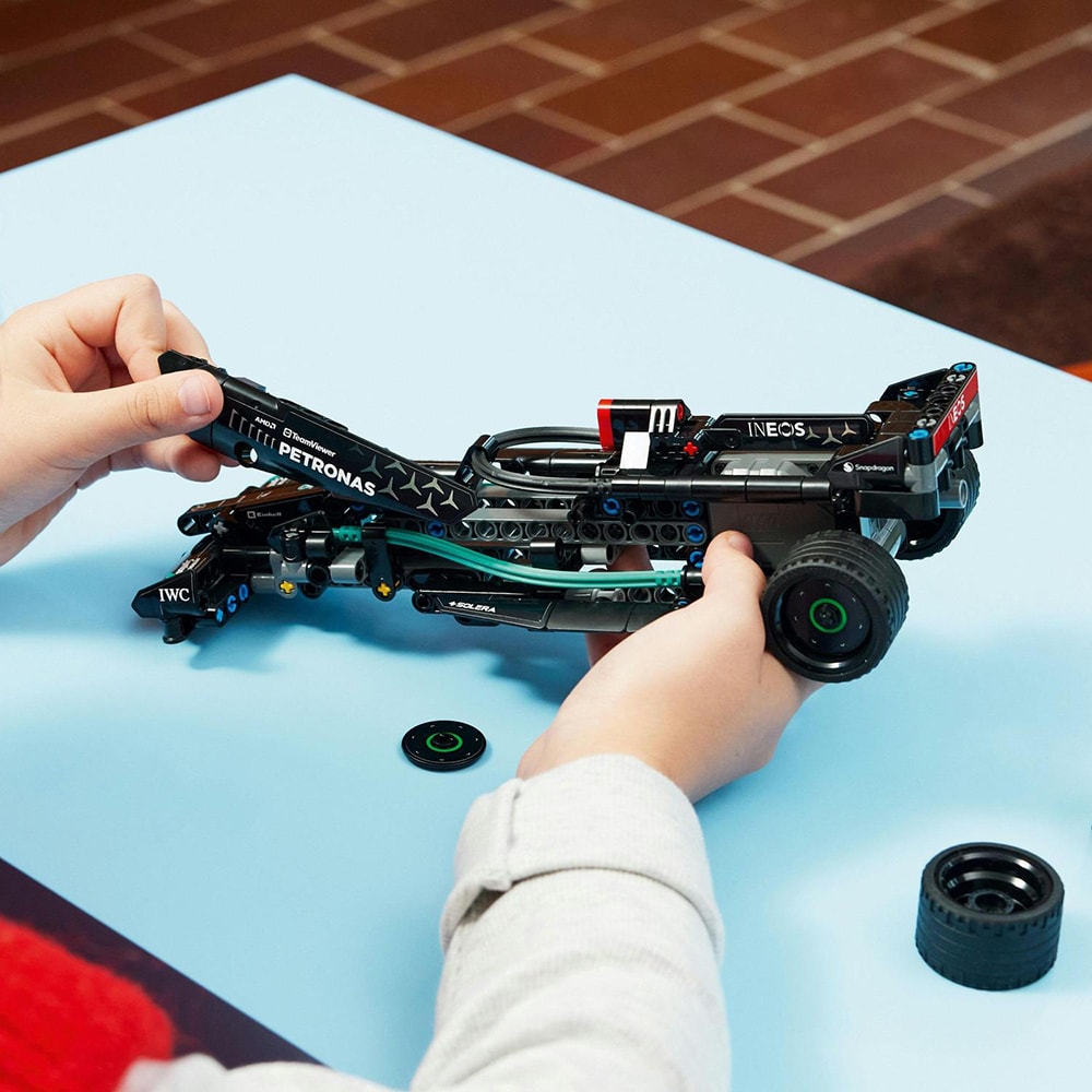 LEGO Technic: Mercedes-AMG F1 W14 E Performance Pull-Back 42165, 7 ani+, 240 piese