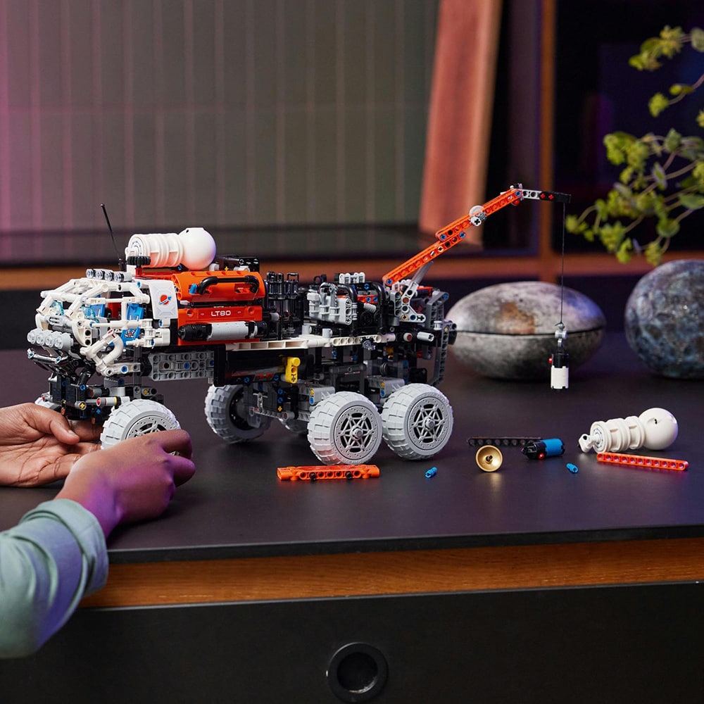 LEGO Technic: Rover de explorare martiana cu echipaj uman 42180, 11 ani+, 1599 piese