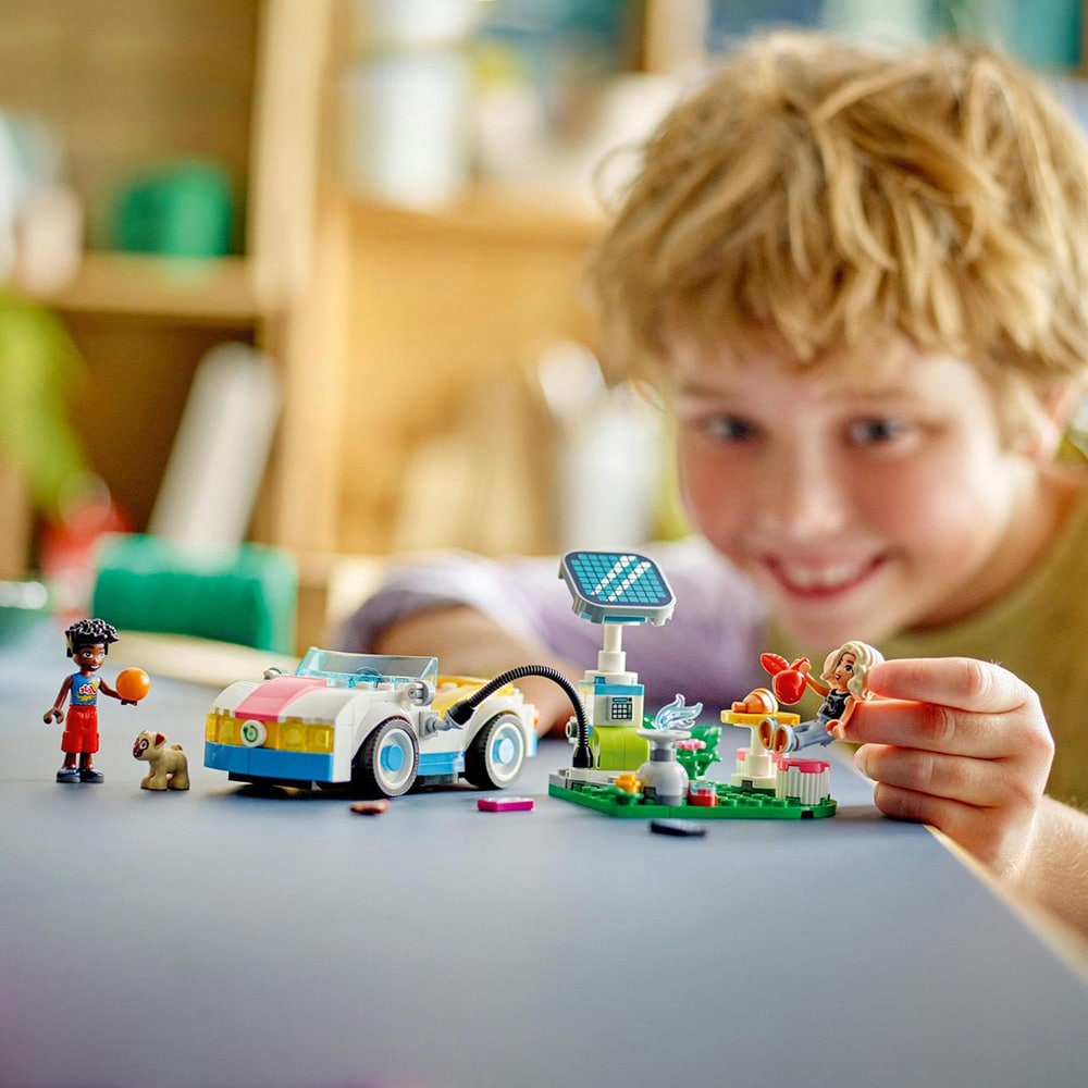 LEGO Friends: Masina electrica si incarcator 42609, 6 ani+, 170 piese