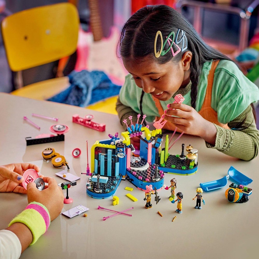 LEGO Friends: Concurs muzical in orasul Heartlake 42616, 7 ani+, 669 piese