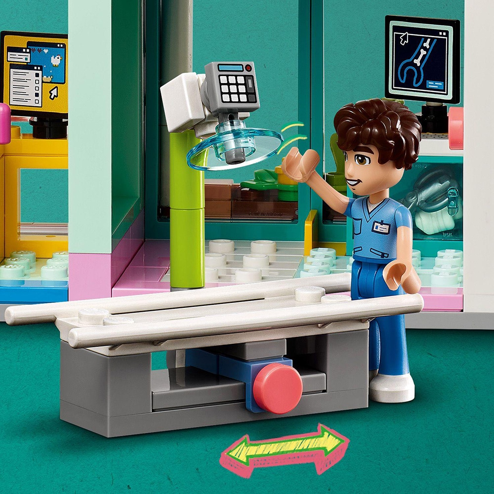 LEGO Friends: Spitalul orasului Heartlake 42621, 7 ani+, 1045 piese
