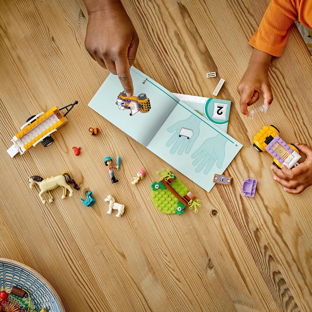 LEGO Friends: Remorca cu cal si ponei 42634, 4 ani+, 105 piese