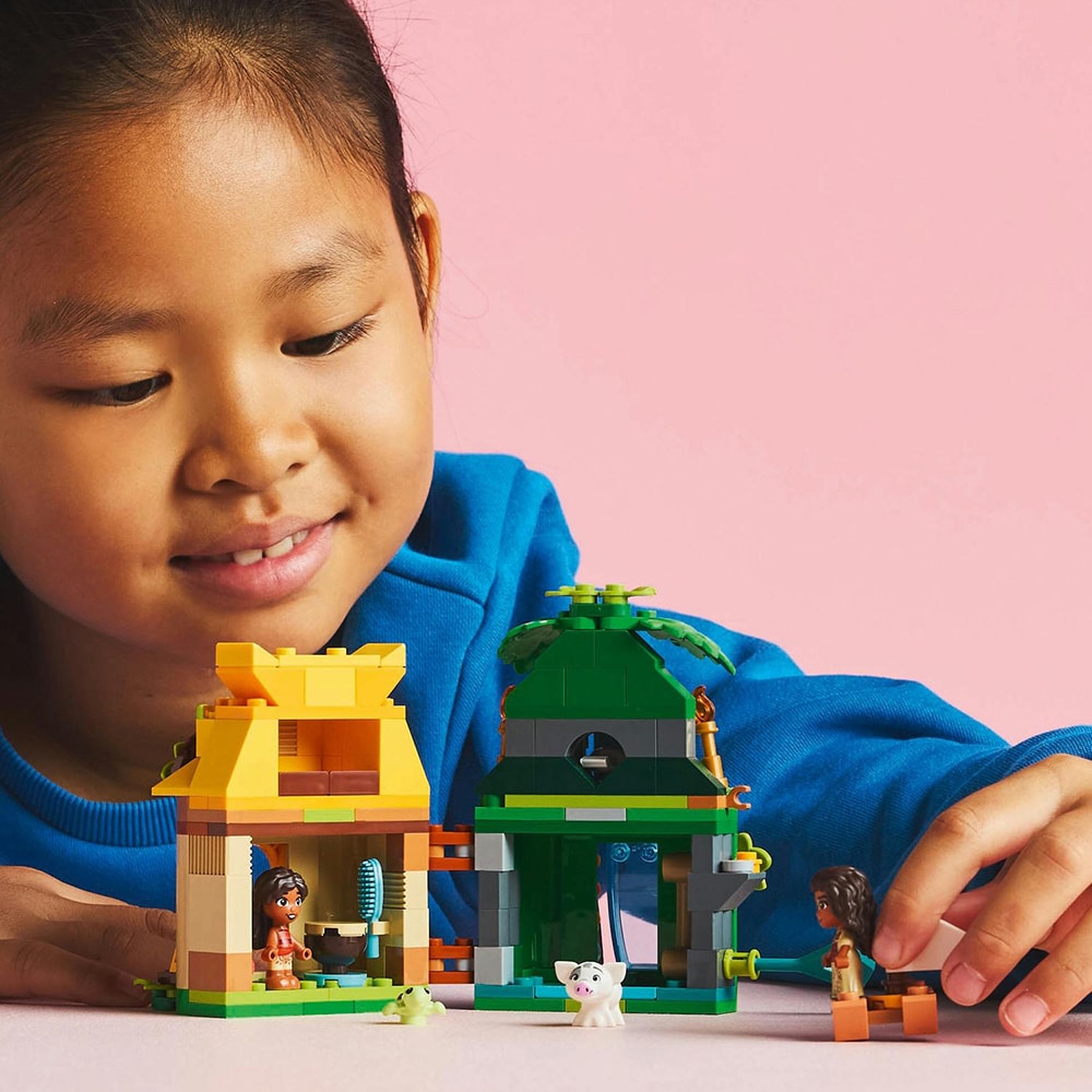 LEGO Disney Princess: Distractie pe insula Moanei 43260, 5 ani+, 175 piese