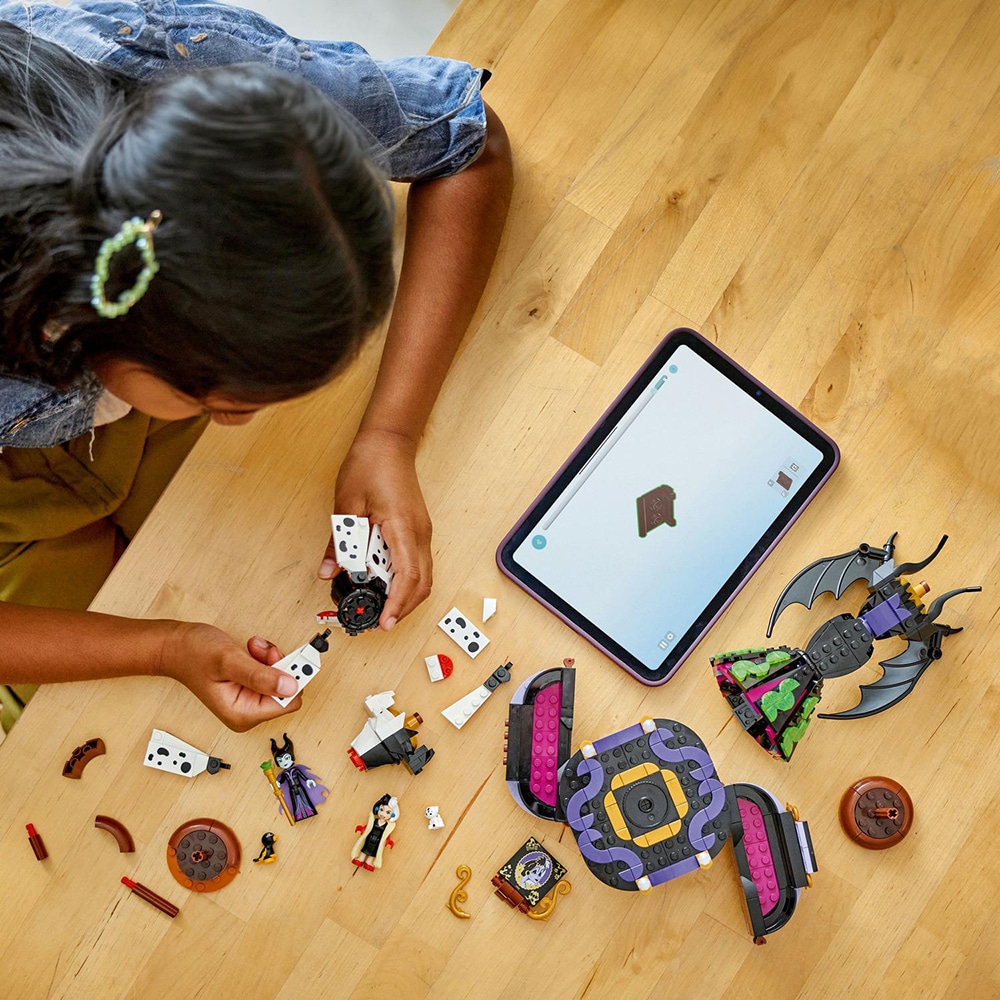 LEGO Disney Princess: Rochiile lui Maleficent si Cruella De Vil 43262, 9 ani+, 524 piese