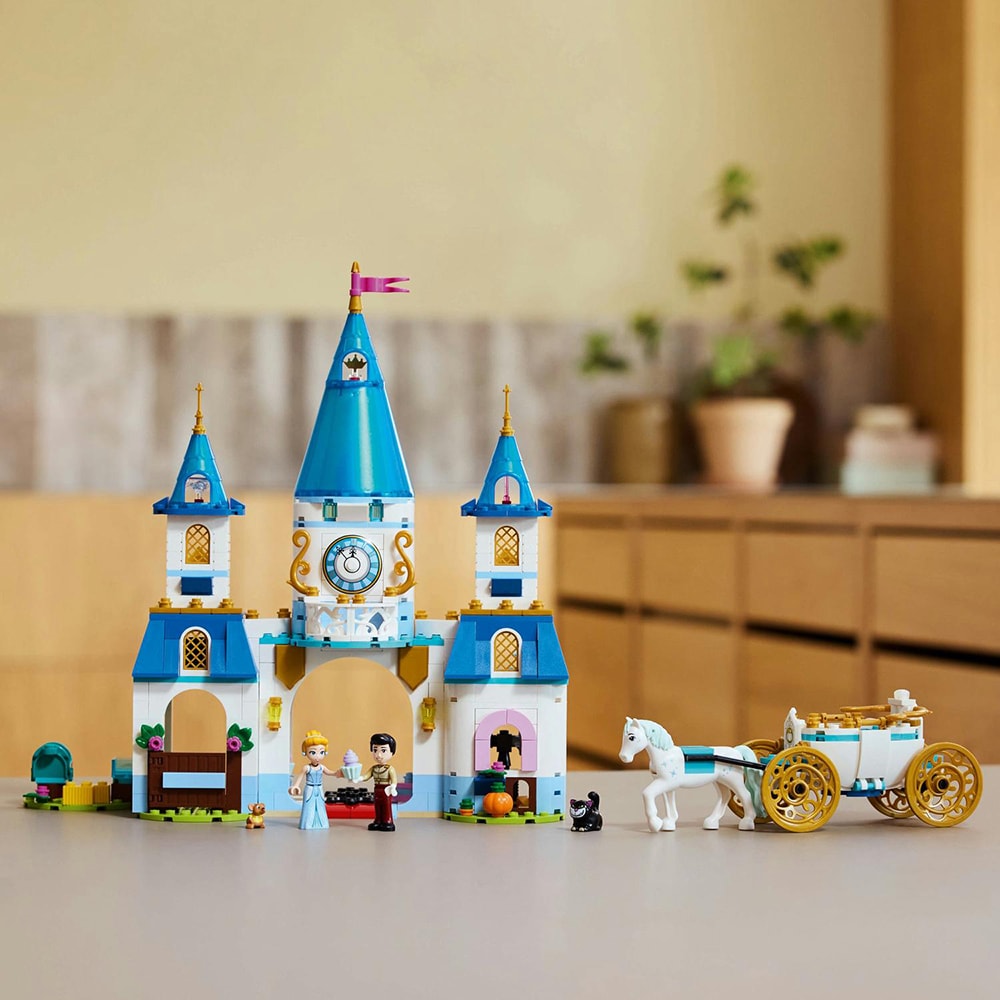 LEGO Disney Princess: Castelul si caleasca Cenusaresei 43275, 6 ani+, 596 piese