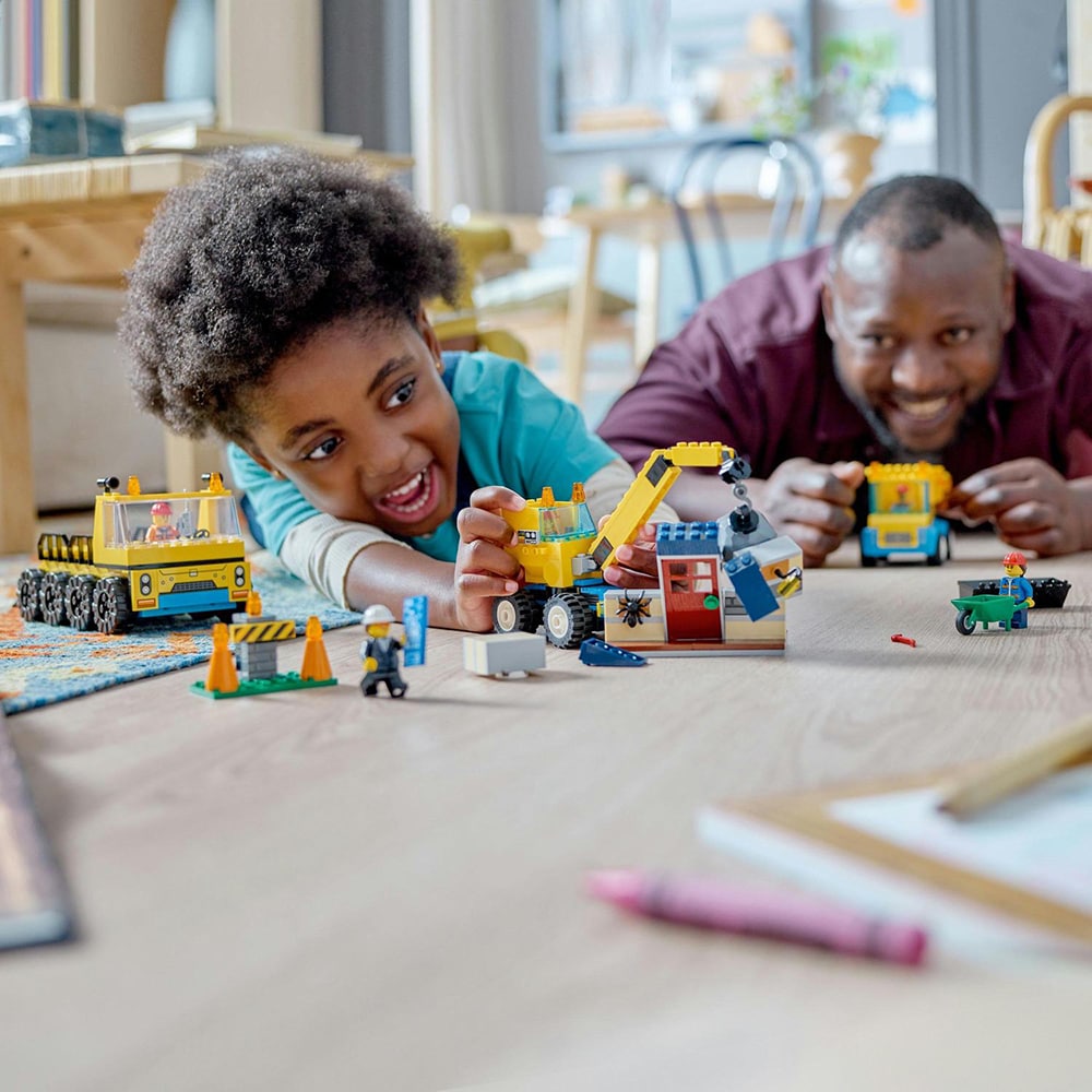 LEGO City: Camioane de constructie si macara 60391, 4 ani+, 235 piese