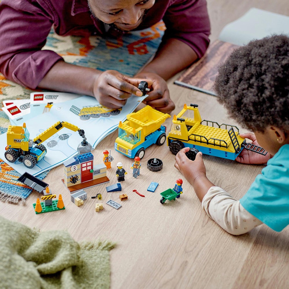 LEGO City: Camioane de constructie si macara 60391, 4 ani+, 235 piese