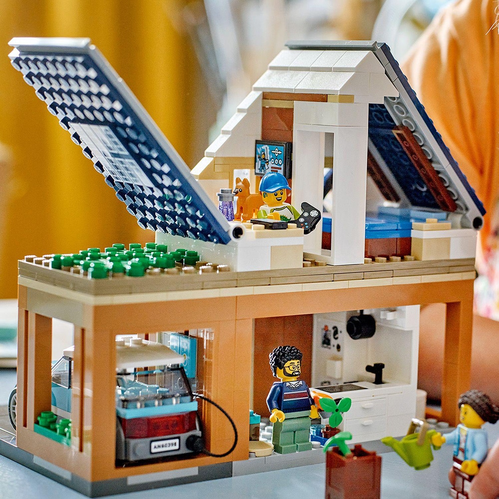 LEGO City: Casa de familie si masina electrica 60398, 6 ani+, 462 piese