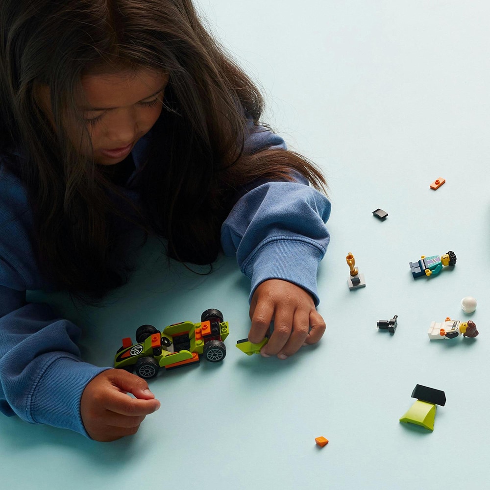 LEGO City: Masina de curse verde 60399, 4 ani+, 56 piese