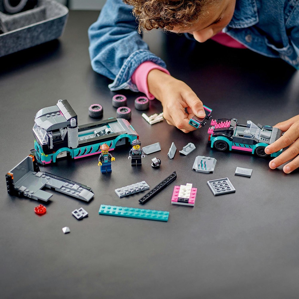 LEGO City: Masina de curse si camion transportator de masini 60406, 6 ani+, 328 piese